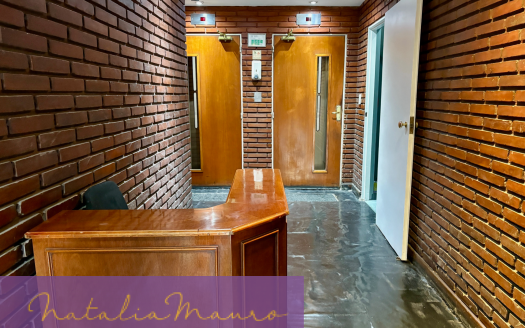 Monoambiente en Belgrano. Ideal estudio profesional, oficina y consultorio médico.